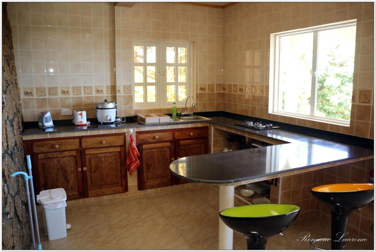Exotic Guest House Anse Volbert Village  Bagian luar foto