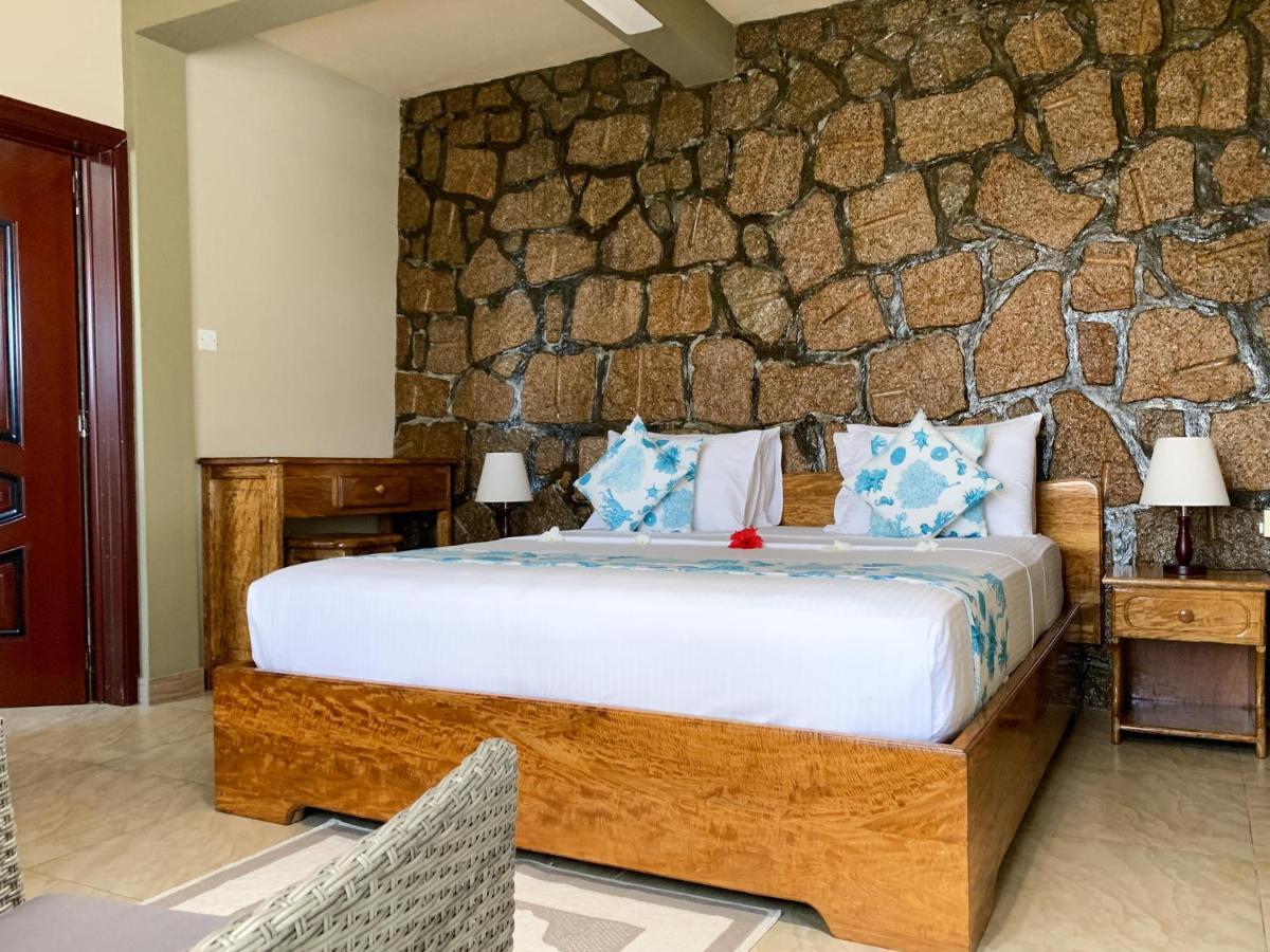 Exotic Guest House Anse Volbert Village  Bagian luar foto