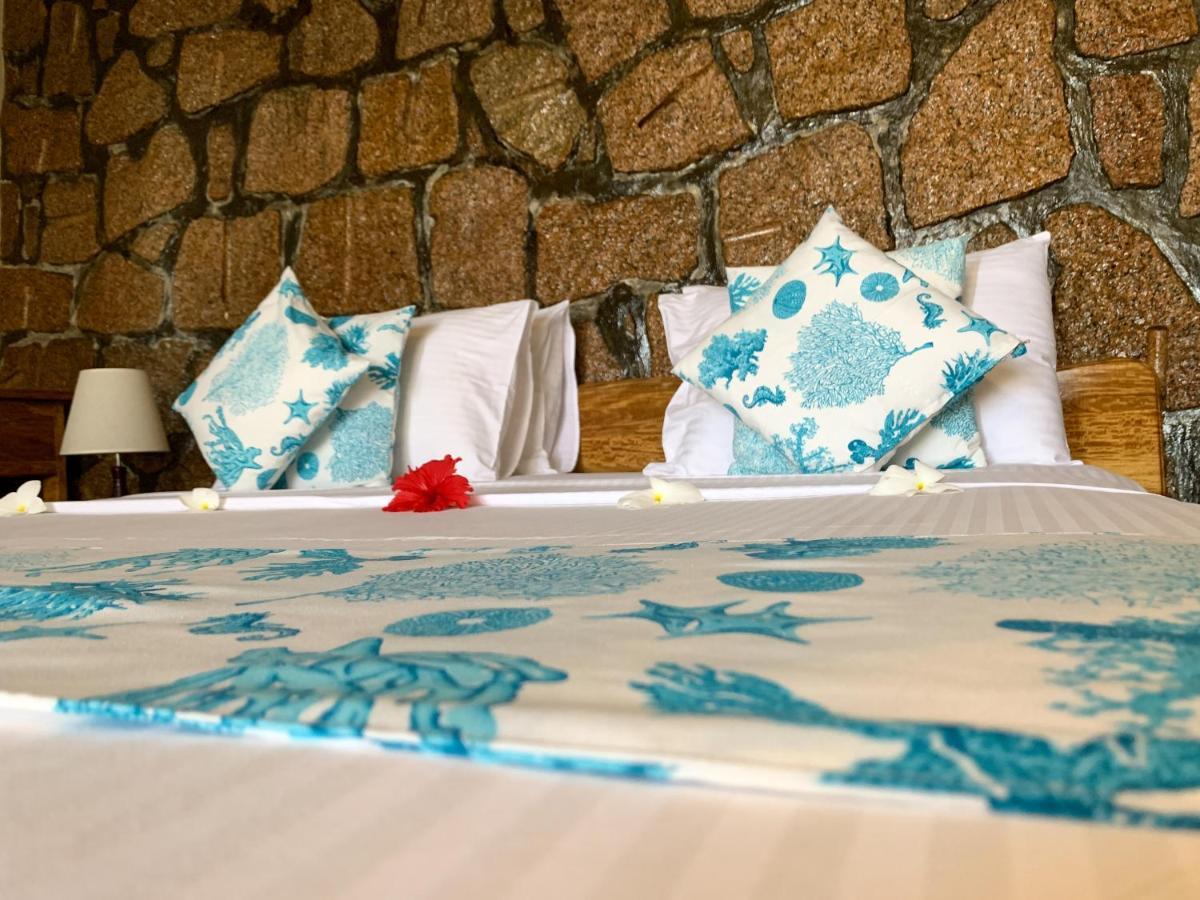 Exotic Guest House Anse Volbert Village  Bagian luar foto