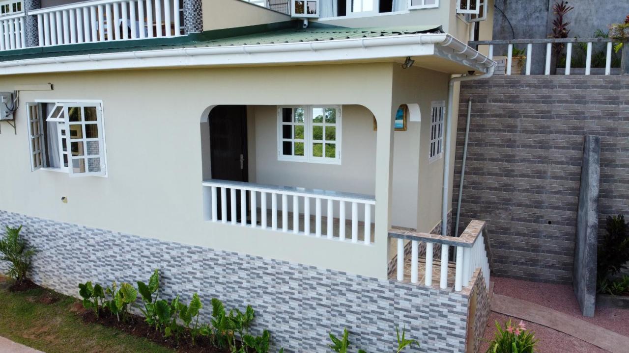 Exotic Guest House Anse Volbert Village  Bagian luar foto