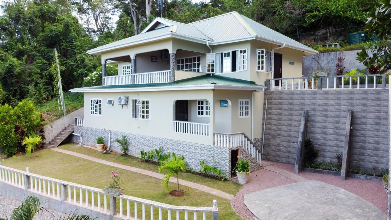 Exotic Guest House Anse Volbert Village  Bagian luar foto