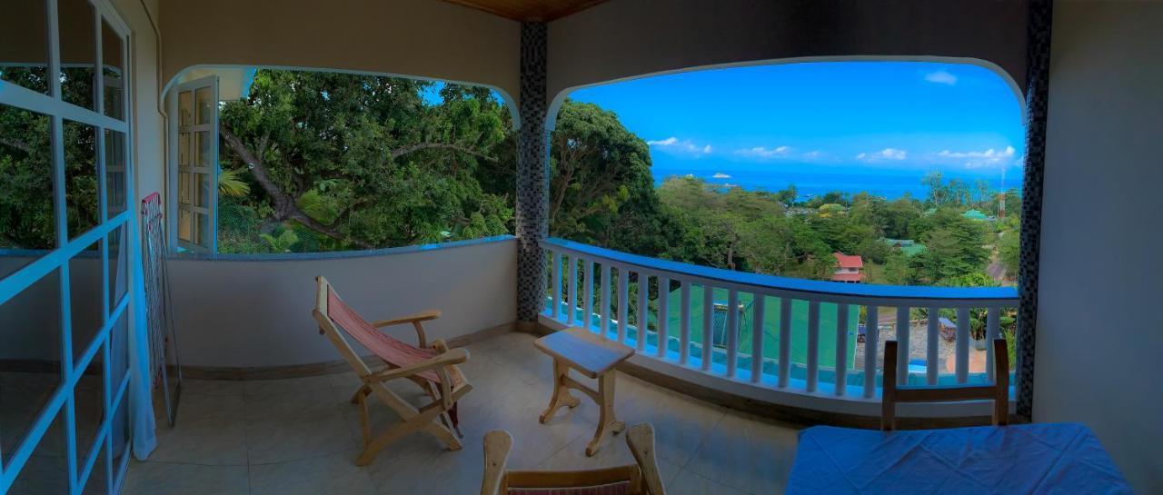 Exotic Guest House Anse Volbert Village  Bagian luar foto