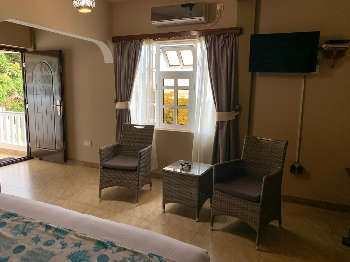 Exotic Guest House Anse Volbert Village  Bagian luar foto