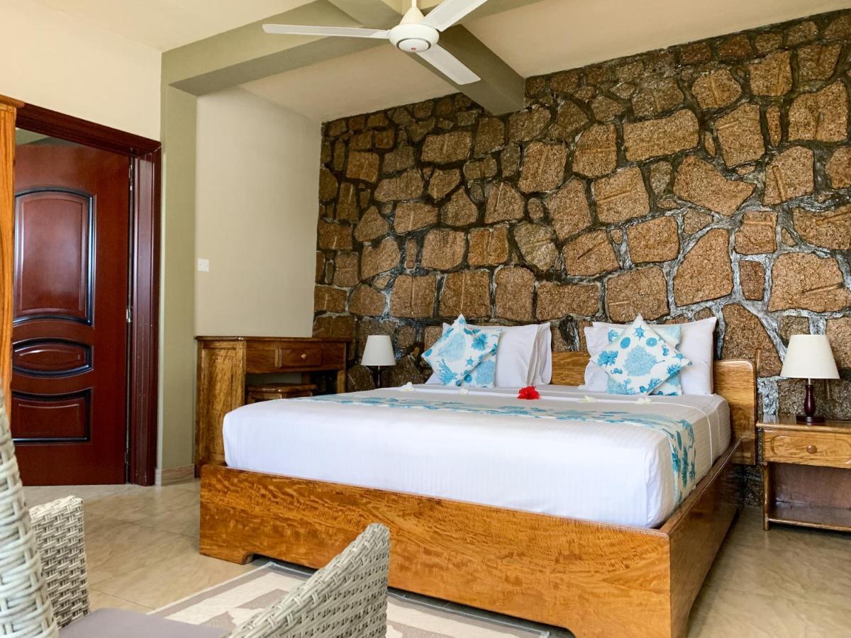 Exotic Guest House Anse Volbert Village  Bagian luar foto