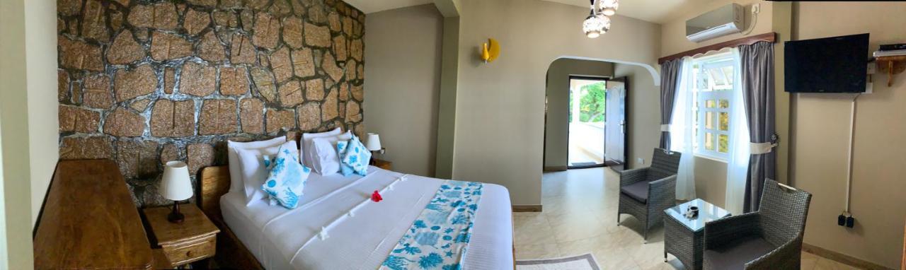 Exotic Guest House Anse Volbert Village  Bagian luar foto